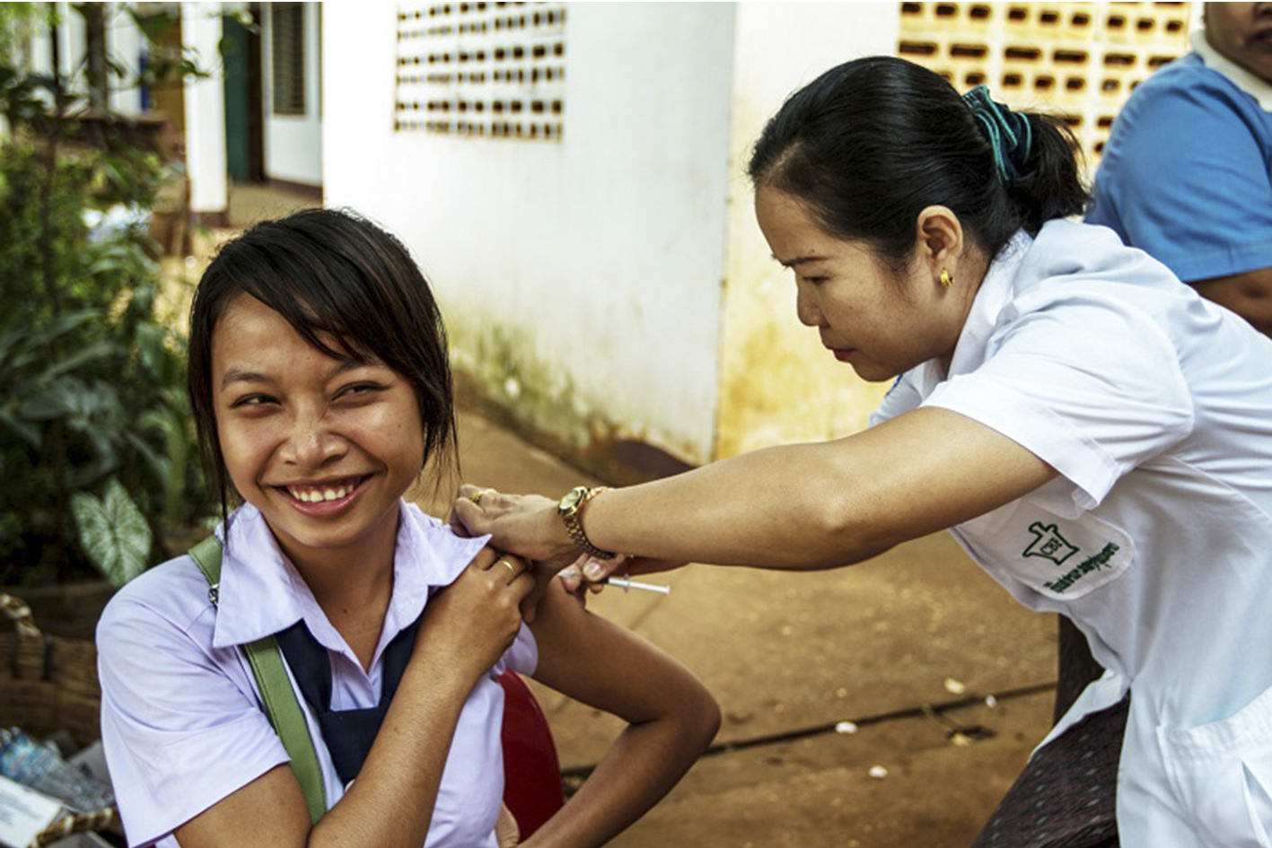 LAOS_Gavi_2011_Christine-McNab 12x8